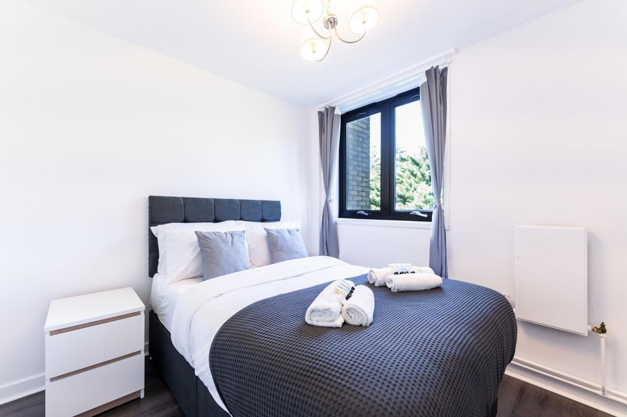 Luxury 3 Bedroom Flat With Balcony In Westbourne Park Londra Dış mekan fotoğraf