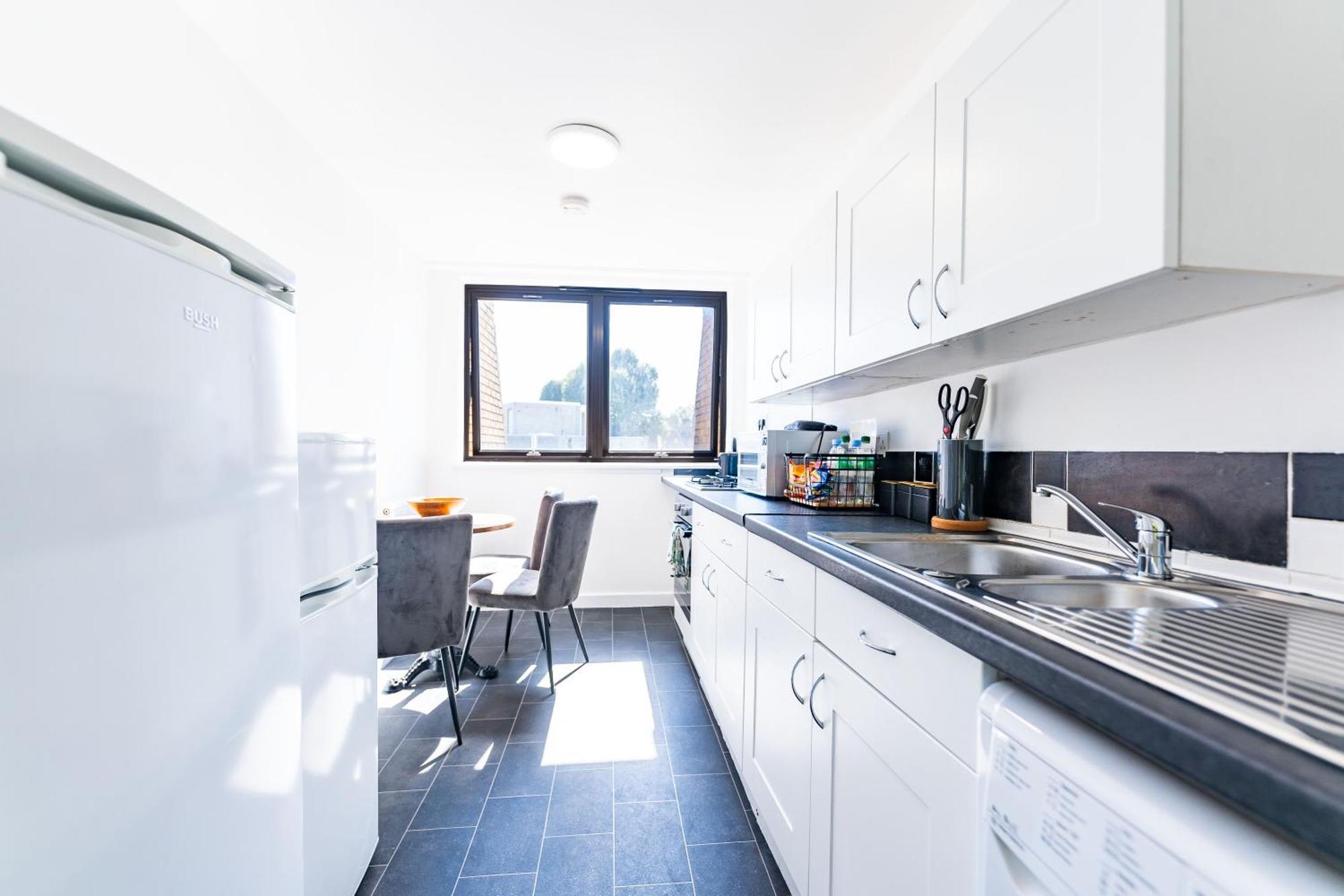 Luxury 3 Bedroom Flat With Balcony In Westbourne Park Londra Dış mekan fotoğraf
